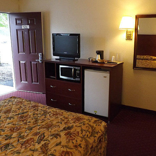 Interstate 8 Motel Lakeview Room photo